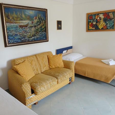 Alloggio Turistico Isabella Ventotene Ngoại thất bức ảnh
